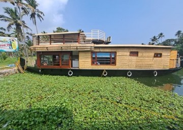 House Boat Alleppey with Oberon Tours 