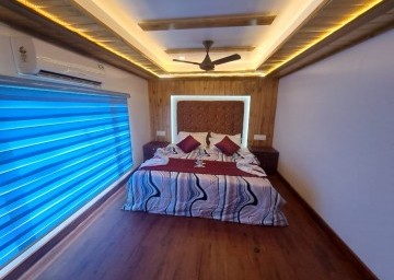 Alleppey House Boating with Oberon Toirs 