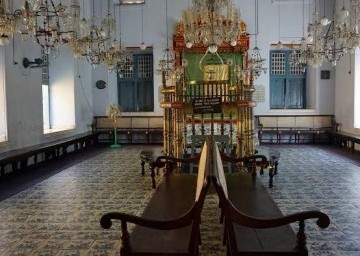 Synagogue in fort Kochi Oberon Tours 