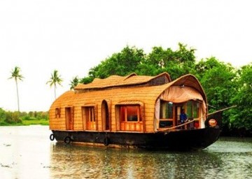 Alleppey House Boating with Oberon Toirs 